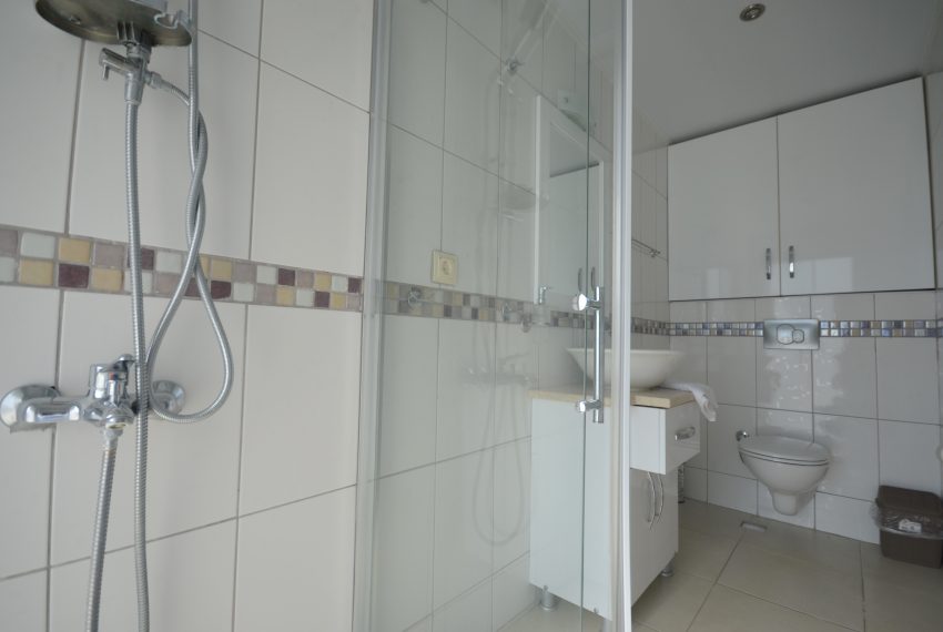 11a. ensuite two