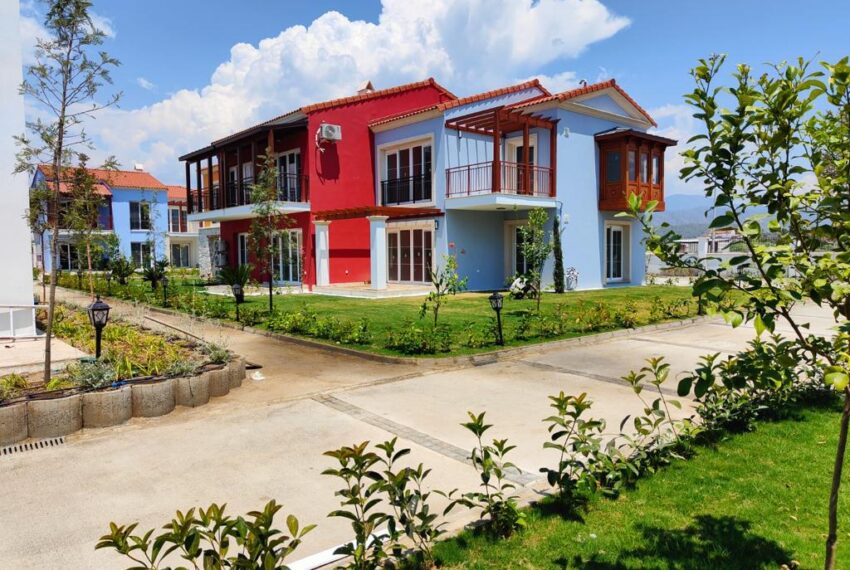 New townhouse 100 m from beach in Fethiye
